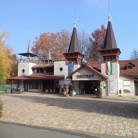 Kinga House