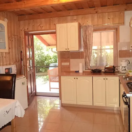Gasthuis Kinga House