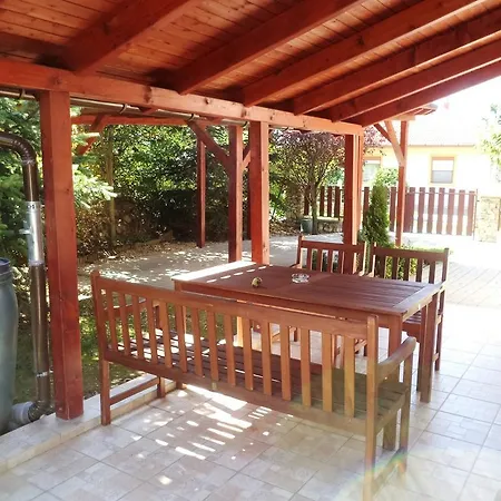 Gasthuis Kinga House