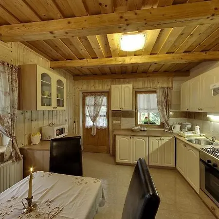 Gasthuis Kinga House