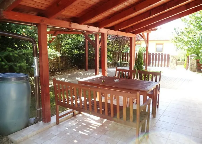 בית הארחה Kinga House